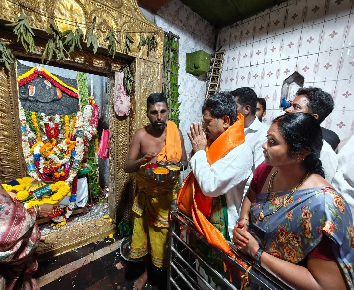 ఆంజనేయ స్వామి ఆలయంలో మధుసూదన్ రెడ్డి పూజలు