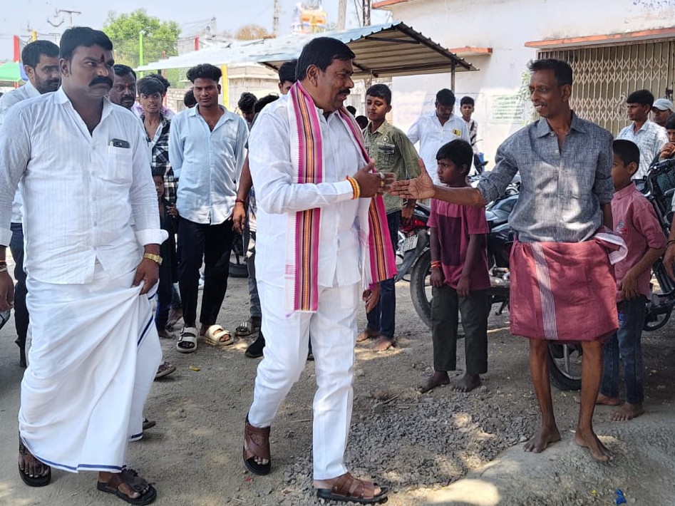 చిప్పగిరిలో పర్యటించిన ఎమ్మెల్యే..!