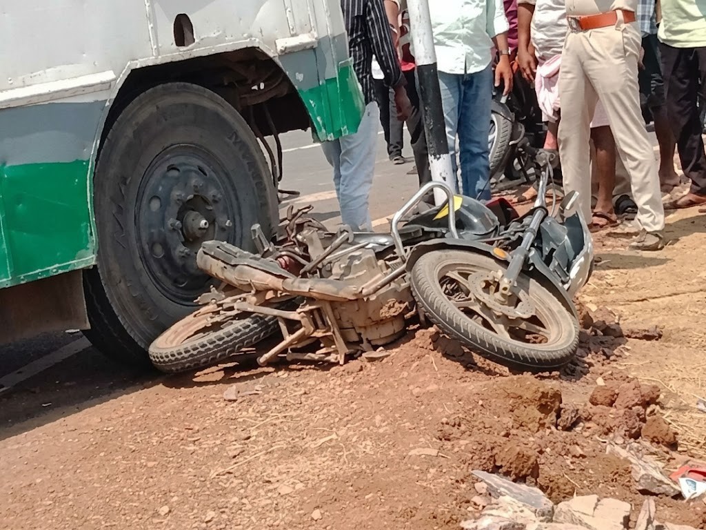 జూపాడు బంగ్లాలో ఘోర రోడ్డు ప్రమాదం..!