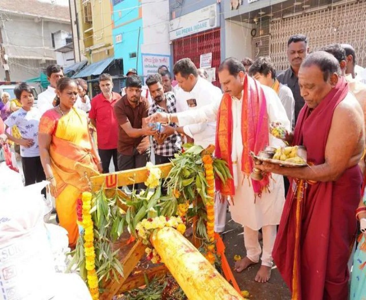 సున్నపుగేరు సీతారామస్వామి ఆలయంలో ఎమ్మెల్యే పూజలు