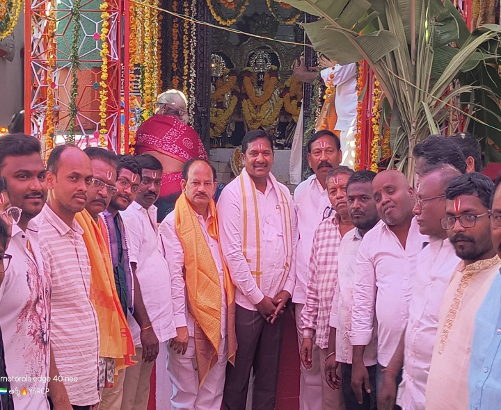 సీతారాముల‌కు పూజలు చేసిన వైసీపీ ఇన్‌ఛార్జ్