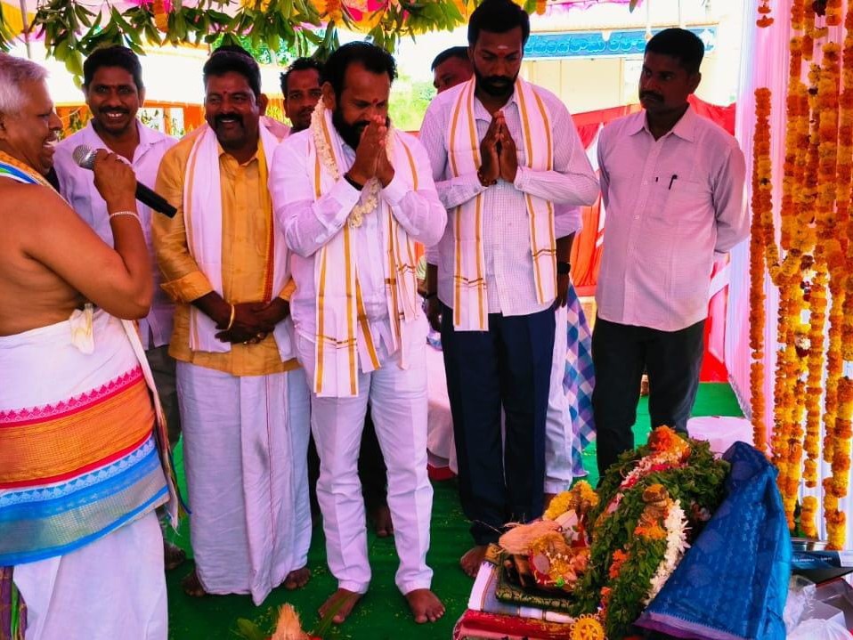 ‘ప్రజలంతా సుఖశాంతులతో వర్ధిల్లాలి’