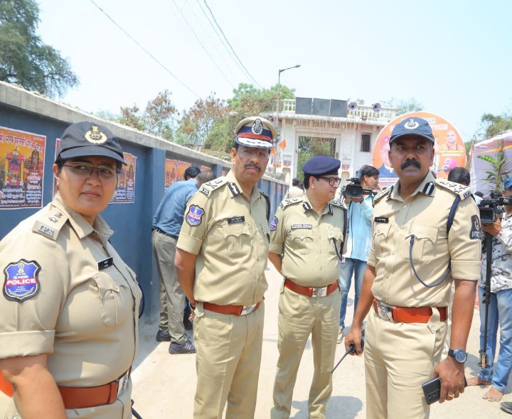 భద్రత ఏర్పాట్లను పరిశీలించిన సీపీ