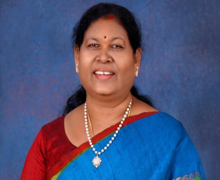 ఎమ్మెల్యే కోవ లక్ష్మికి  హైకోర్టులో ఊరట