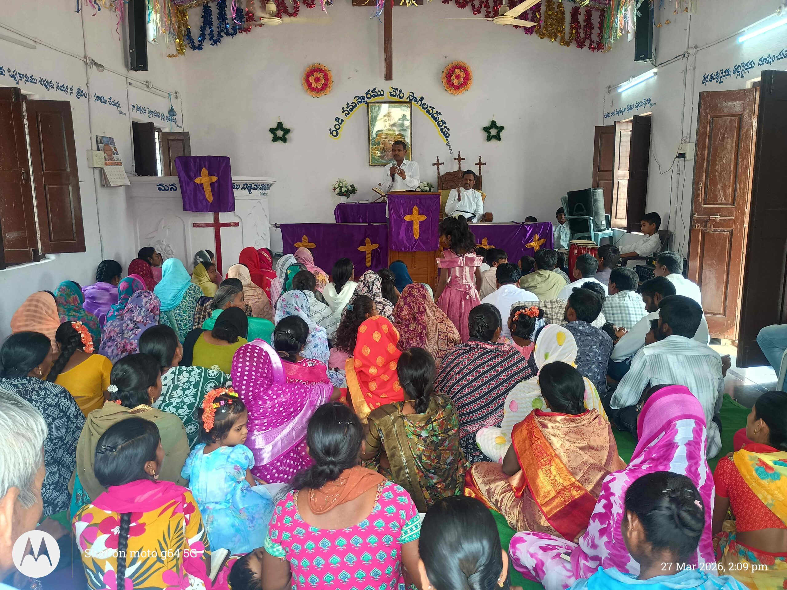 భక్తిశ్రద్ధలతో ఉపవాస ప్రార్ధనలు