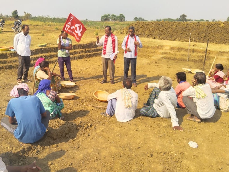 ‘ఉపాధిహామీ పథకాన్ని పాత పద్దతిలోనే కొనసాగించాలి’