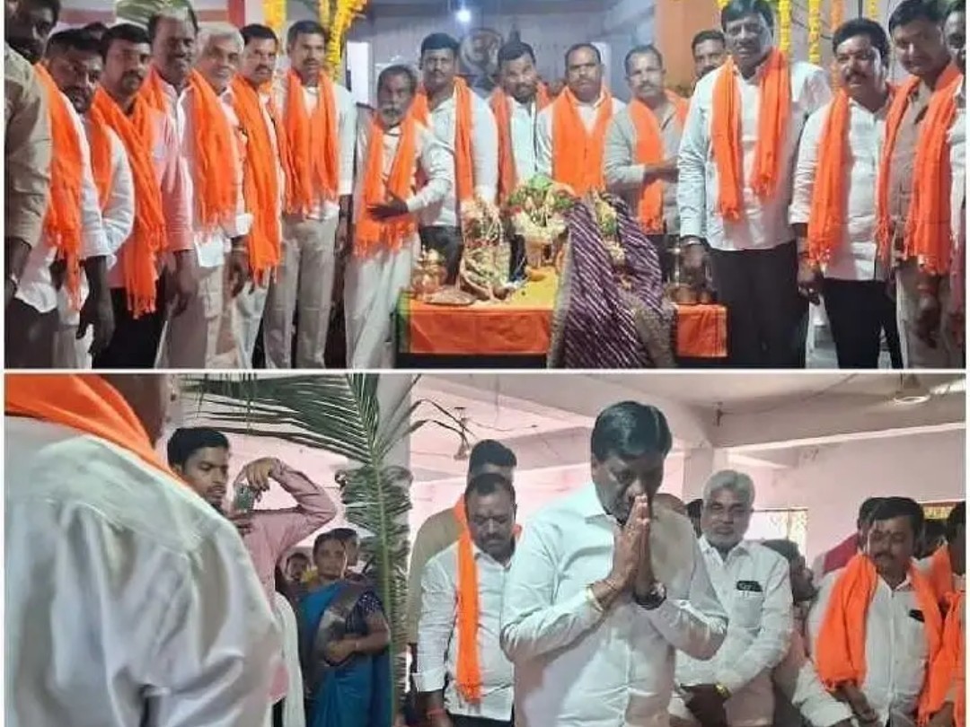 ప్రత్యేక పూజల్లో మాజీ ఎమ్మెల్యే మహేష్