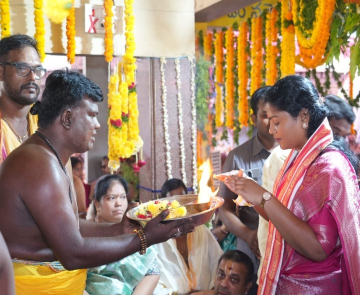 జైశ్రీరామ్ నినాదాలతో మారుమోగిన కళ్యాణోత్సవం