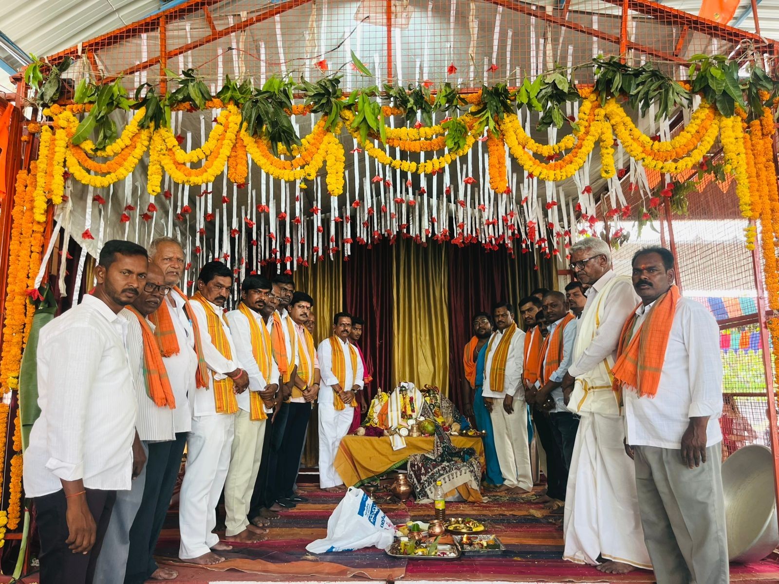 నవమి వేడుకల్లో పాల్గొన్న మాజీ ఎమ్మెల్యే