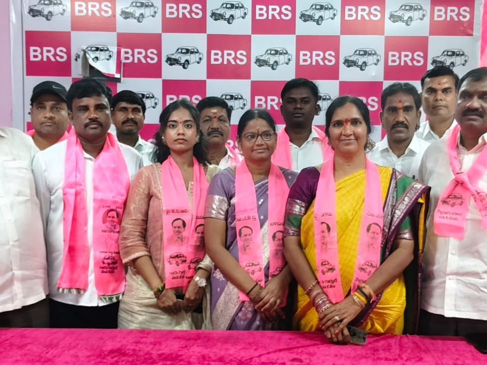 పట్టణంలో అభివృద్ధి కుంటుపడింది: మాజీ ఎమ్మెల్యే