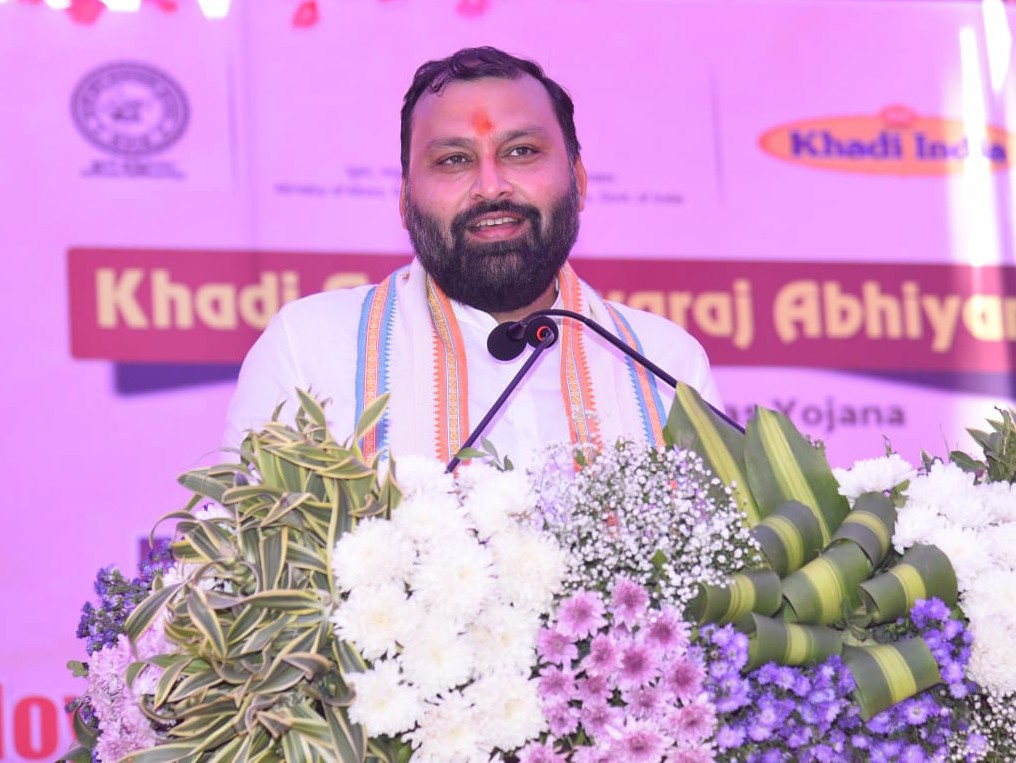 ‘ఆత్మనిర్భర్ భారత్‌తోనే స్వయం సమృద్ధి’