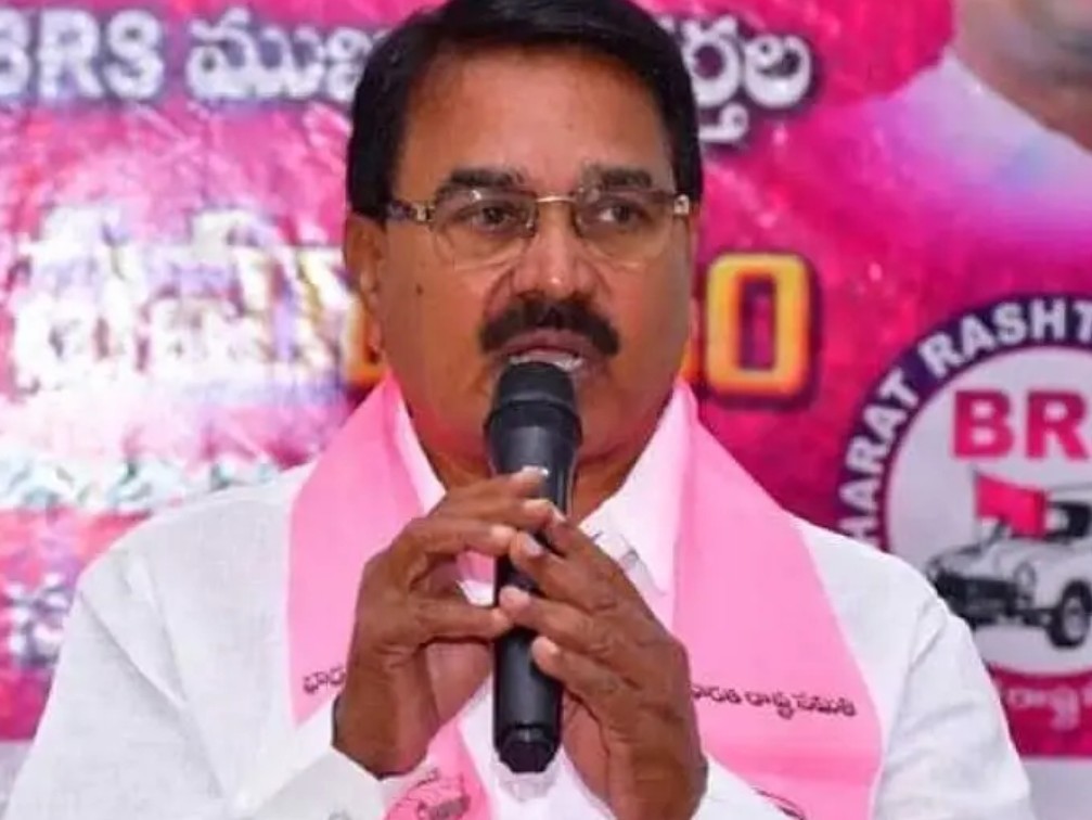 నాయకులపై అక్రమ కేసులు ఎత్తివేయాలి: మాజీ మంత్రి