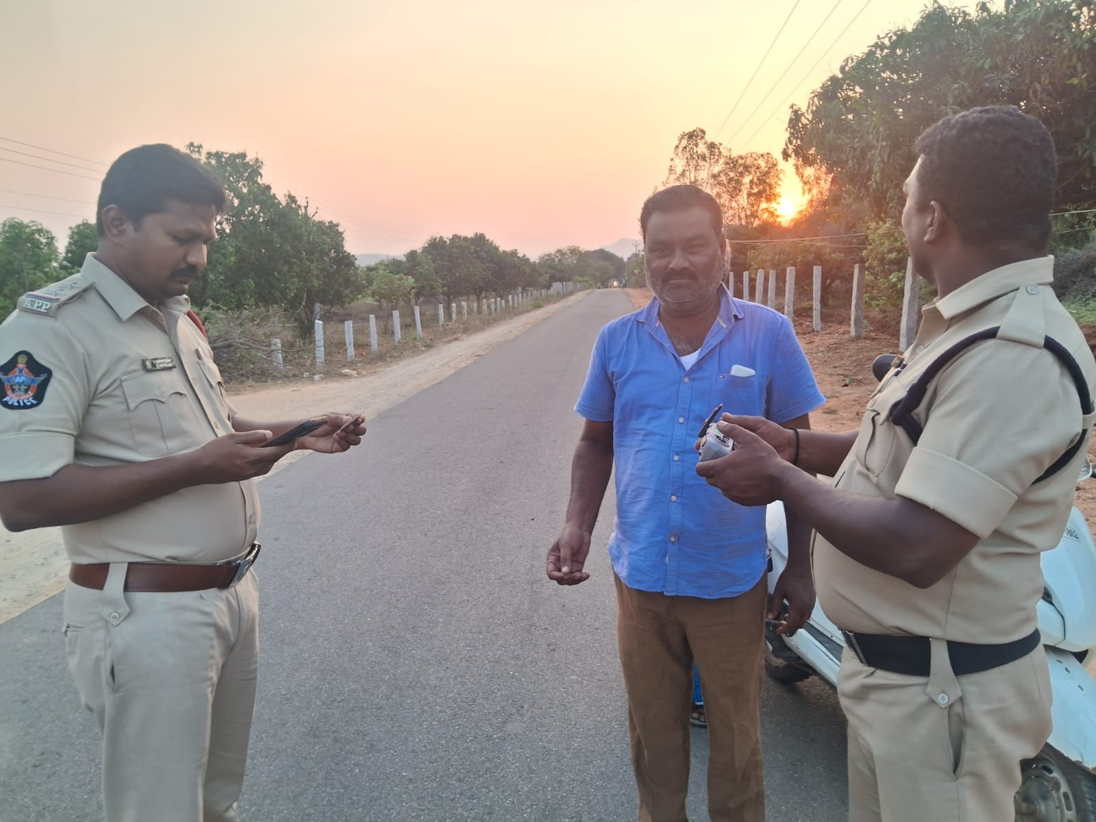 వాహనాల తనిఖీలు ముమ్మరం