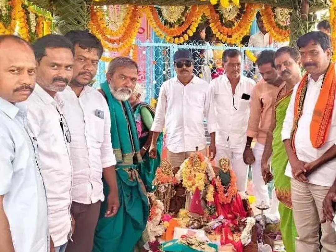 సీతారాముల కళ్యాణోత్సవంలో పాల్గొన్న మాజీ ఎమ్మెల్యే