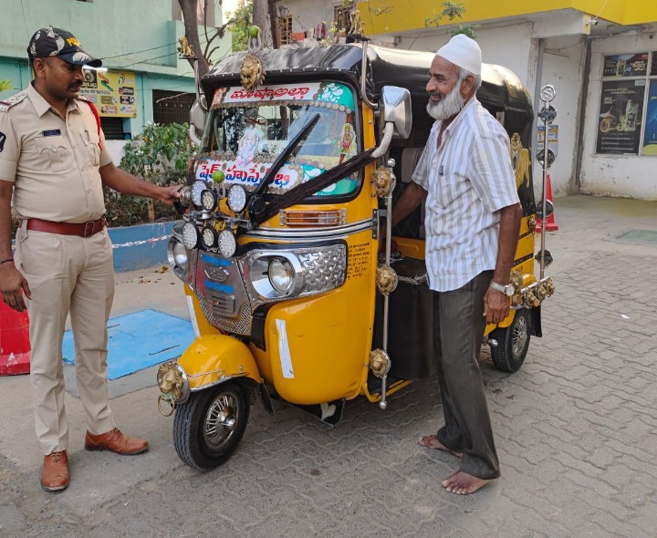 స్పెషల్ డ్రైవ్ నిర్వహించిన ఎస్సై