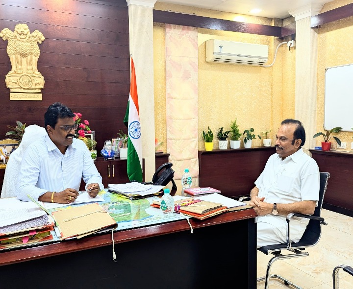 కలెక్టర్‌ను కలిసిన ఎంపీ మాగుంట