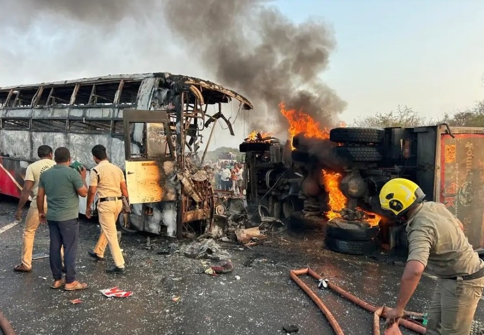 బస్సు ప్రమాదం.. రెవెన్యూశాఖకు మృతుల DNA నివేదిక