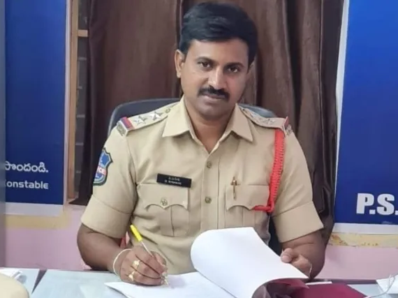 కుటుంబ కలహాలు.. వ్యక్తి ఆత్మహత్య