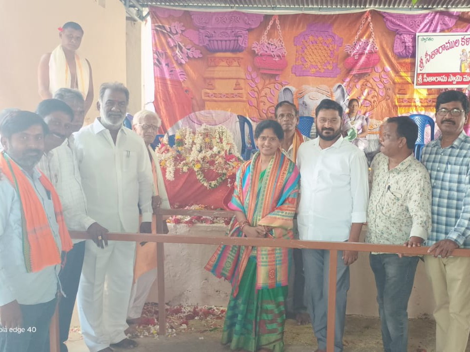 ప్రత్యేక పూజలు చేసిన మార్కెట్ ఛైర్మన్