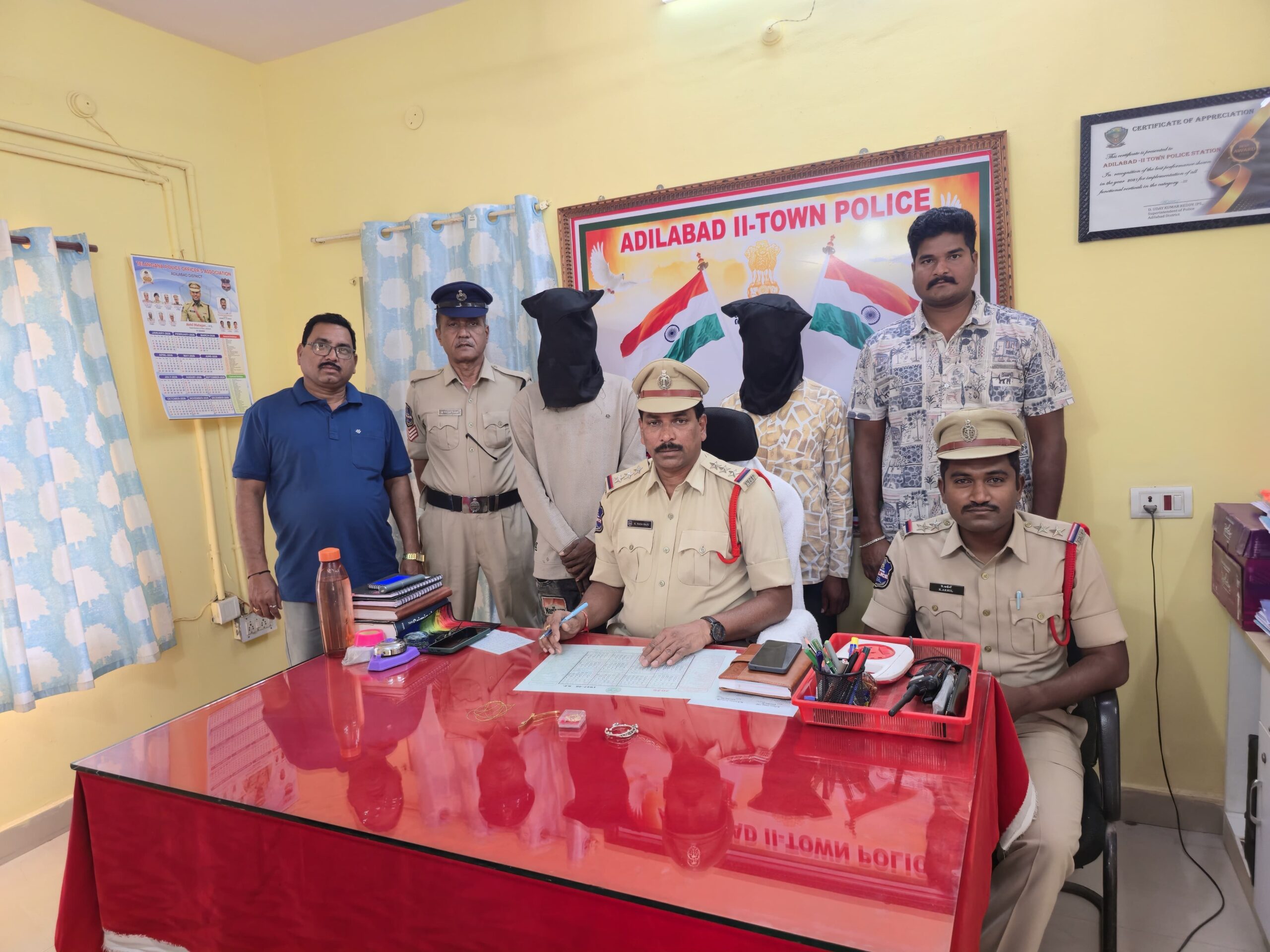 దొంగతనం కేసులో ఇద్దరు నిందితులు అరెస్ట్: CI నాగరాజు