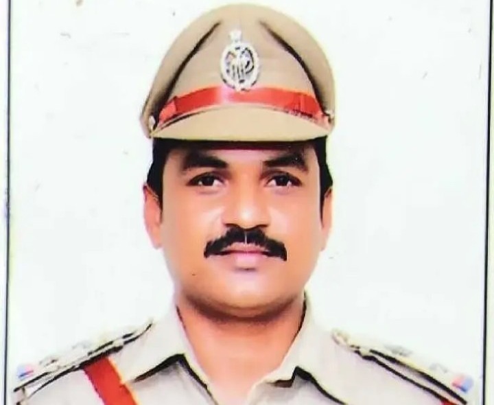 ఆకివీడులో 57 మందిపై కేసు నమోదు: ఎస్సై