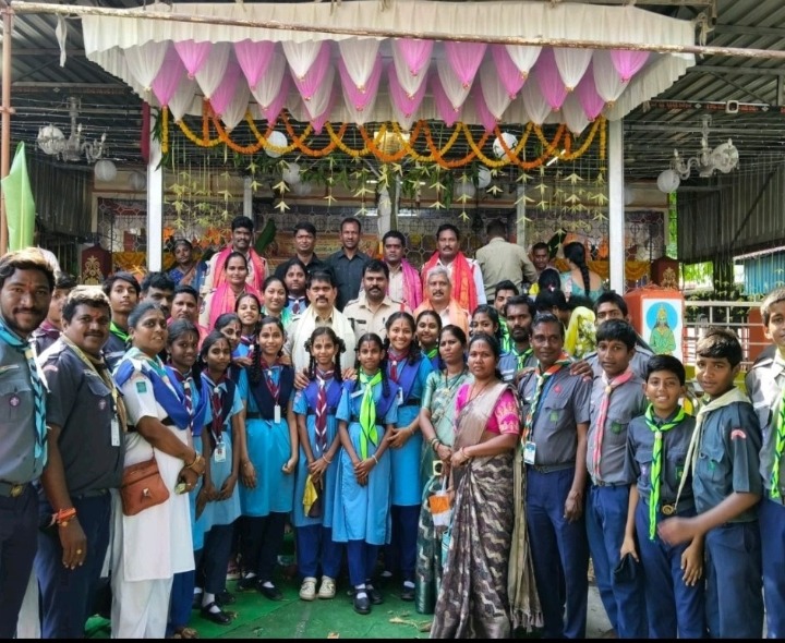 స్కౌట్స్ అండ్ గైడ్స్ వాలంటీర్లను అభినందించిన ACP