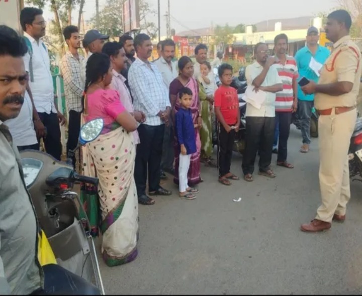 మహిళా భద్రతపై పోలీసుల అవగాహన కార్యక్రమాలు