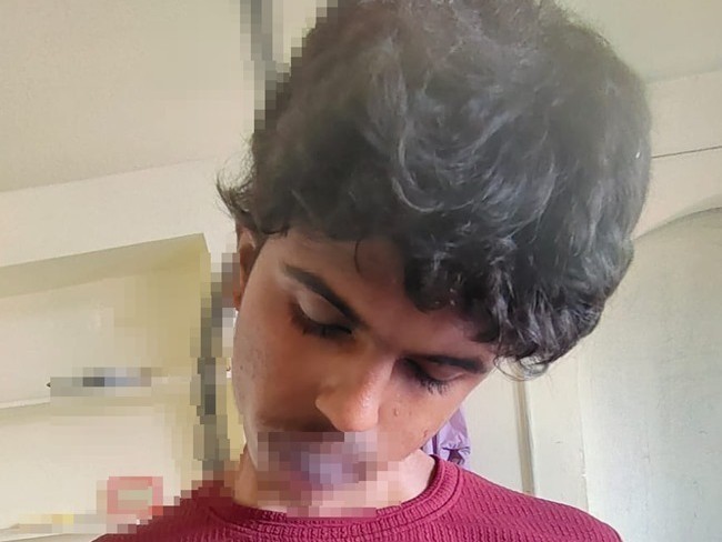 బీటెక్ సెకండియర్ విద్యార్థి ఆత్మహత్య.!