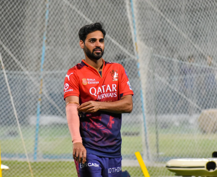 IPL: భారీ రికార్డ్‌కు 2 వికెట్ల దూరంలో భువీ