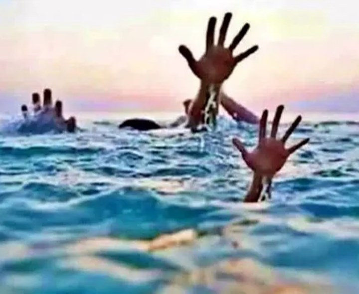 ముగ్గురు పిల్లలతో సహా తల్లి ఆత్మహత్య