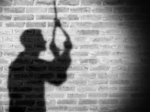 తాత మరణం తట్టుకోలేక మనవడు ఆత్మహత్య