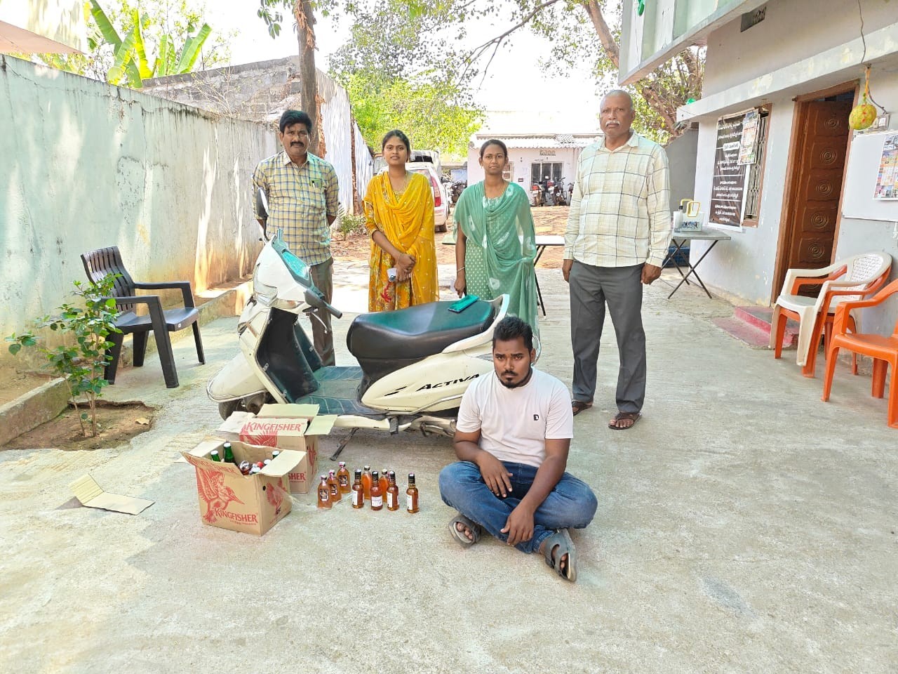 అక్రమ మద్యం తరలిస్తూ వ్యక్తి అరెస్ట్