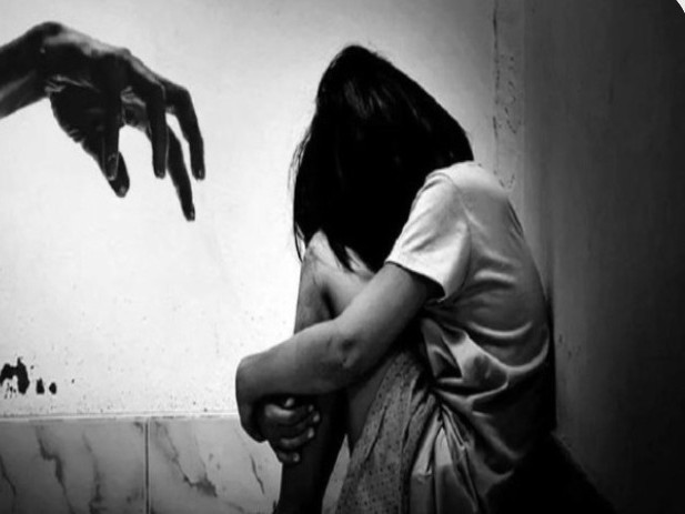 బాలికపై అత్యాచారం.. యువకుడిపై కేసు నమోదు