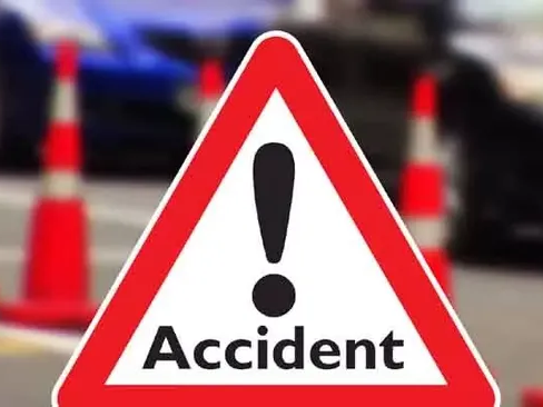 ఆర్టీసీ బస్సు లారీ ఢీ.. 25 మందికి గాయాలు!