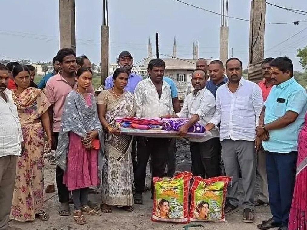 బాధిత కుటుంబానికి కౌన్సిలర్ భరోసా