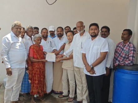 రూ.5 లక్షల ప్రమాద భీమా చెక్కు పంపిణీ