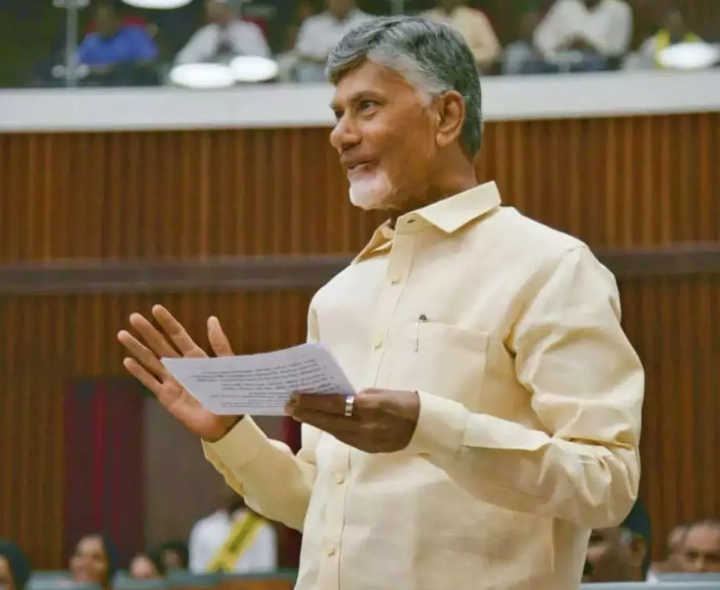 సభలో ‘అమరావతి’ తీర్మానాన్ని ప్రవేశపెట్టిన CBN