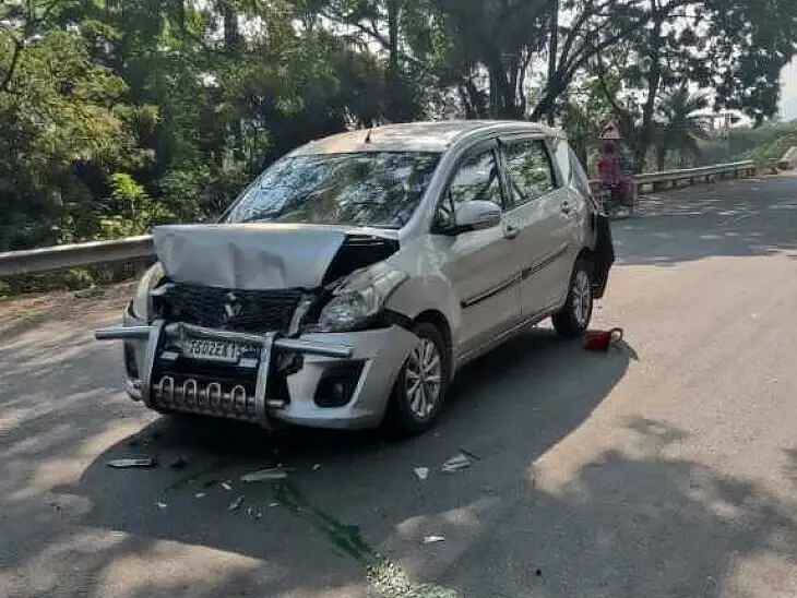 రోడ్డు ప్రమాదంలో నుజ్జు నుజ్జు అయిన కారు