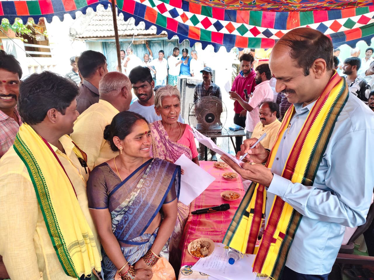 ప్రజా దర్బార్ నిర్వహించిన ఎంపీ అప్పలనాయుడు