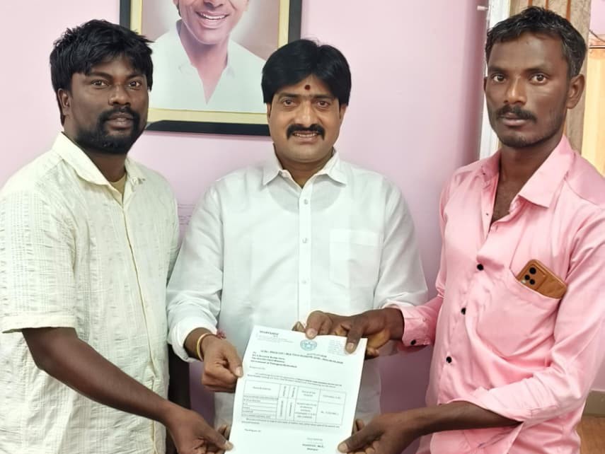 సీఎంఆర్ఎఫ్ చెక్కును అందజేసిన ఎమ్మెల్యే