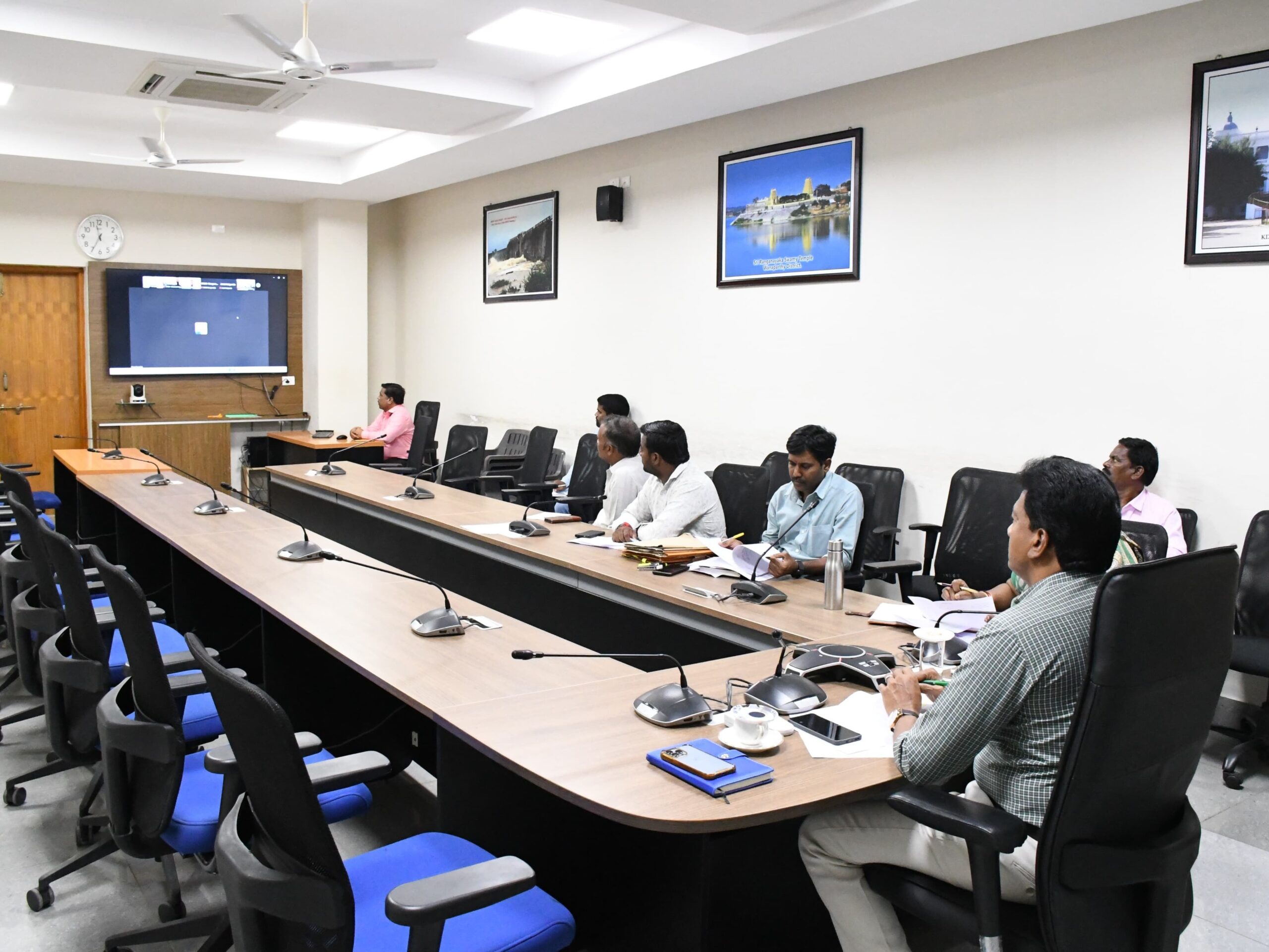 వికలాంగులకు అన్ని సౌకర్యాలు కల్పించాలి: అదనపు కలెక్టర్