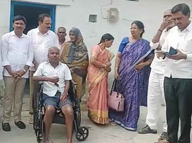 దివ్యాంగుడికి ‘ట్రై సైకిల్’ అందజేత