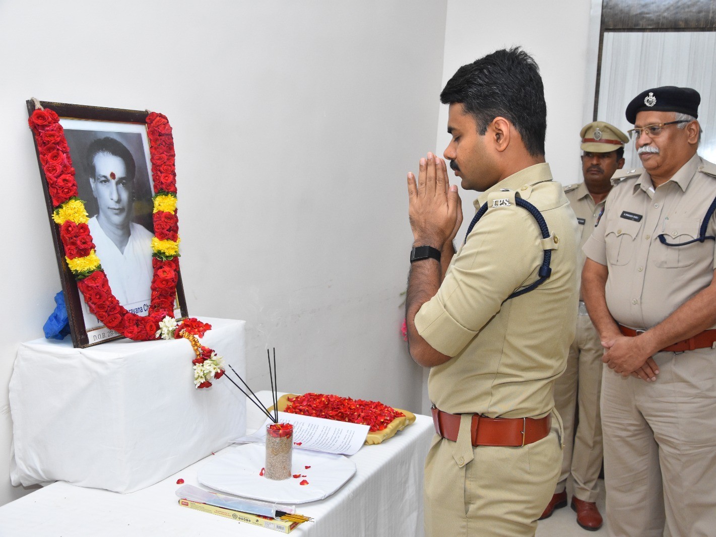 జిల్లా పోలీస్ కార్యాలయంలో పుట్టపర్తి జయంతి