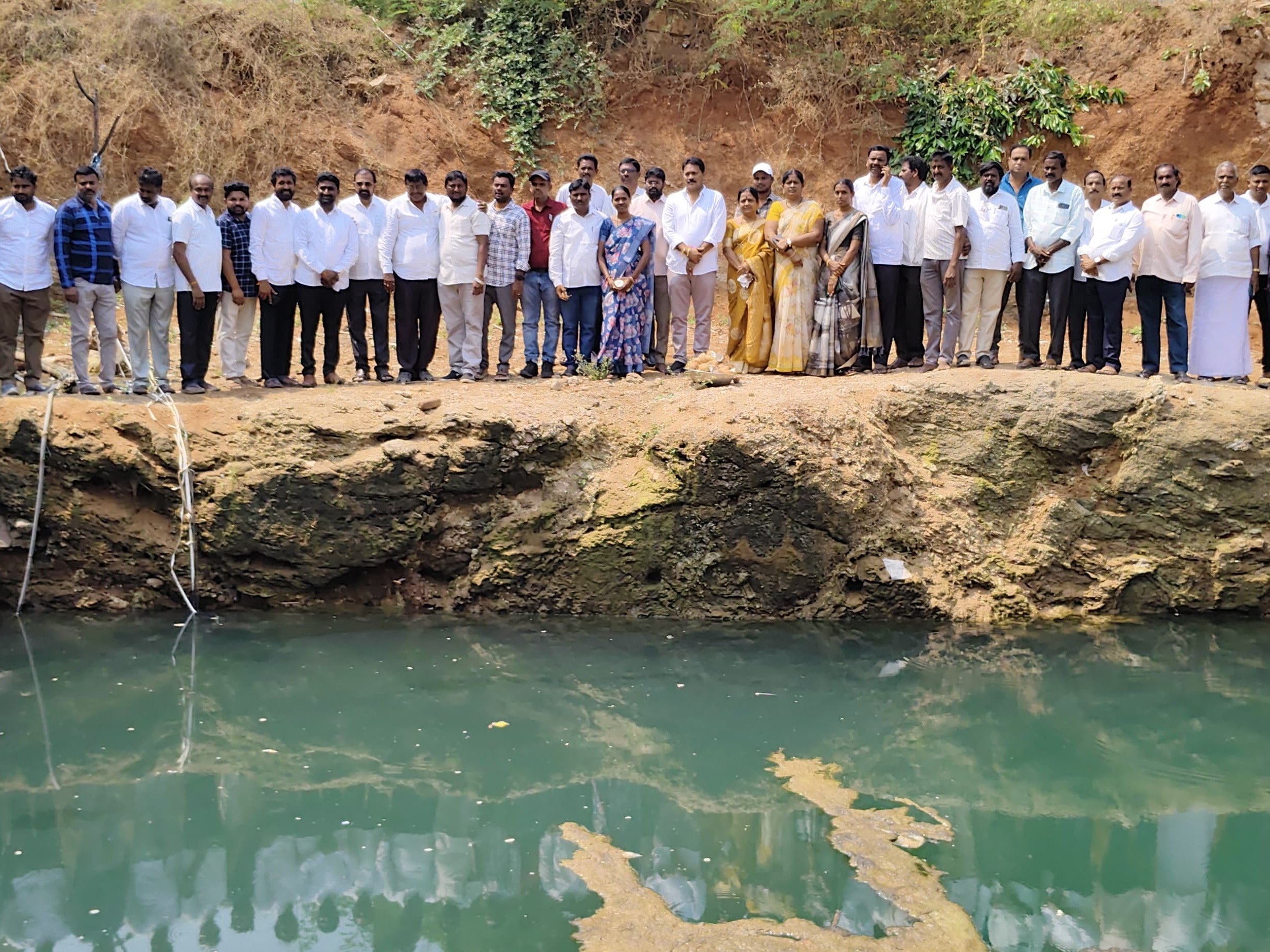 బావి రక్షణ గోడ నిర్మాణానికి శంకుస్థాపన