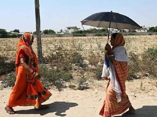 37 డిగ్రీలకు చేరిన ఎండలు