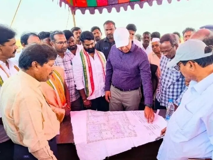 స్కూల్ పనులను తనిఖీ చేసిన కలెక్టర్