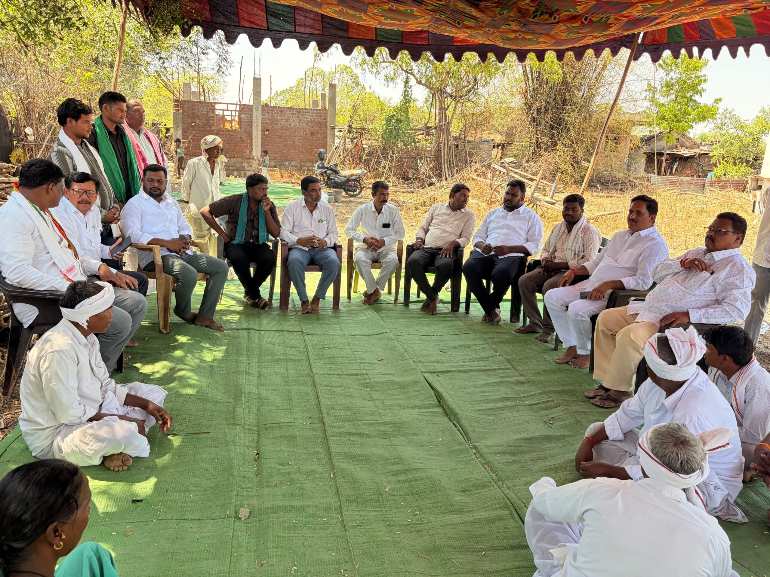 సిరికొండలో పర్యటించిన ఆడే గజేందర్