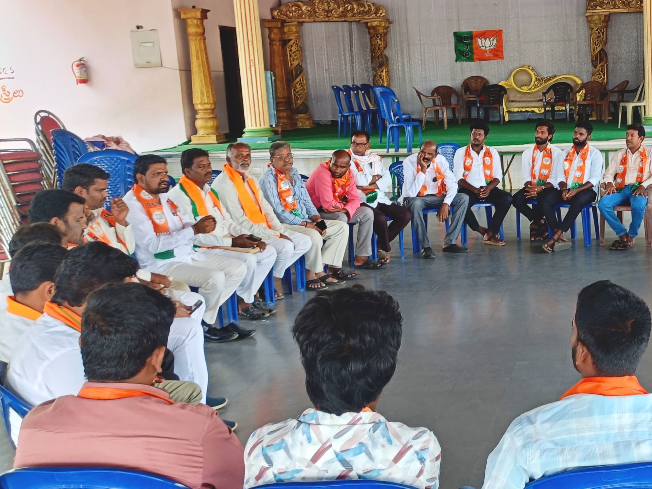 సన్నాహక సమావేశంలో పాల్గొన్న మాజీమంత్రి, జిల్లా అధ్యక్షుడు