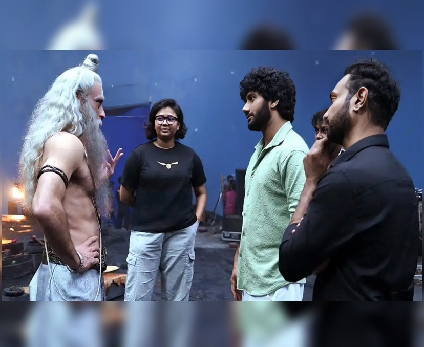 అక్షయ్ ఖన్నాతో ప్రశాంత్ వర్మ.. ఫొటో వైరల్