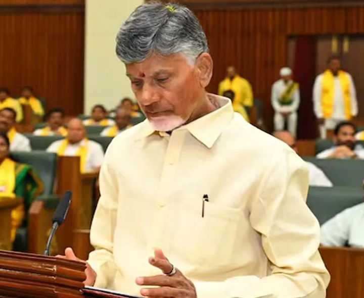 అసెంబ్లీలో పవన్‌ను ప్రశంసించిన చంద్రబాబు